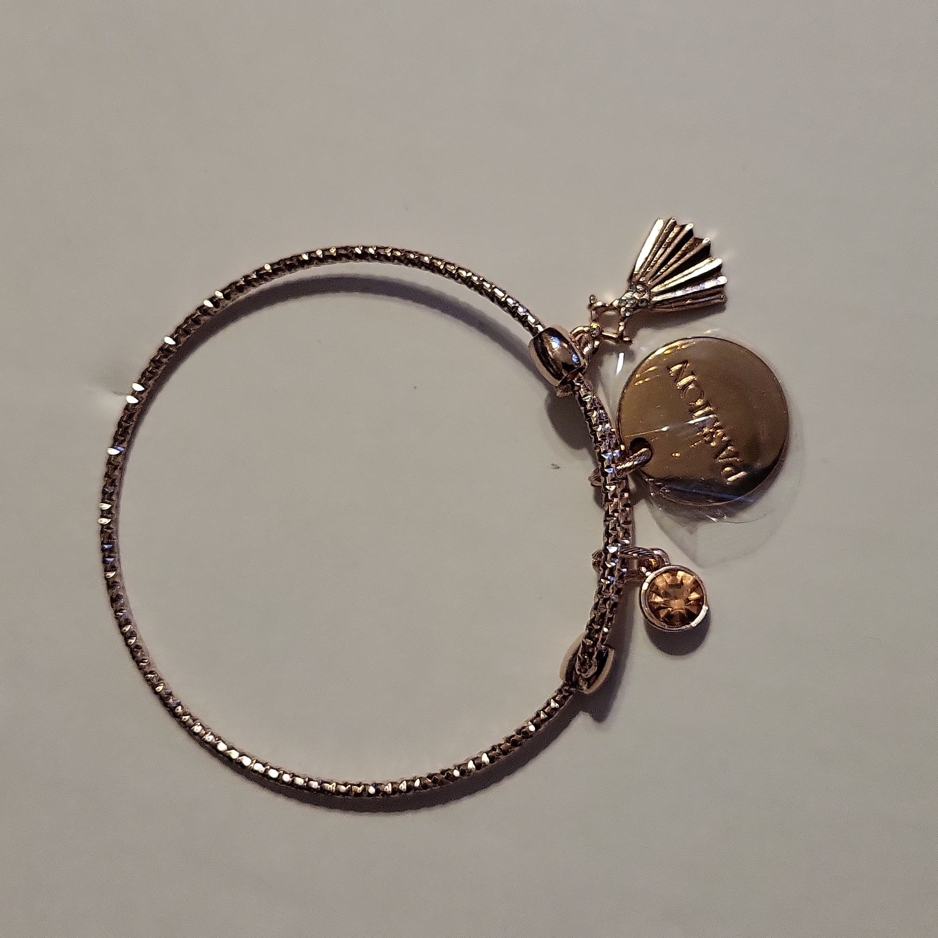 New Mary Kay Rosegold Passion Bracelet 20$